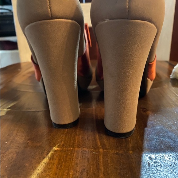 Shoes - Picture 3 of 4